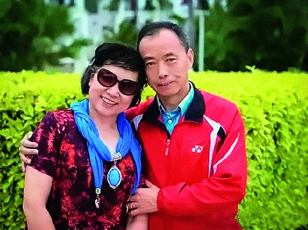 何家弘，“斜杠”法学家