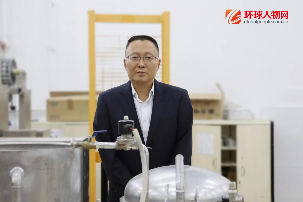 卜献鸿：织就茧丝绸产业“蝶变梦”