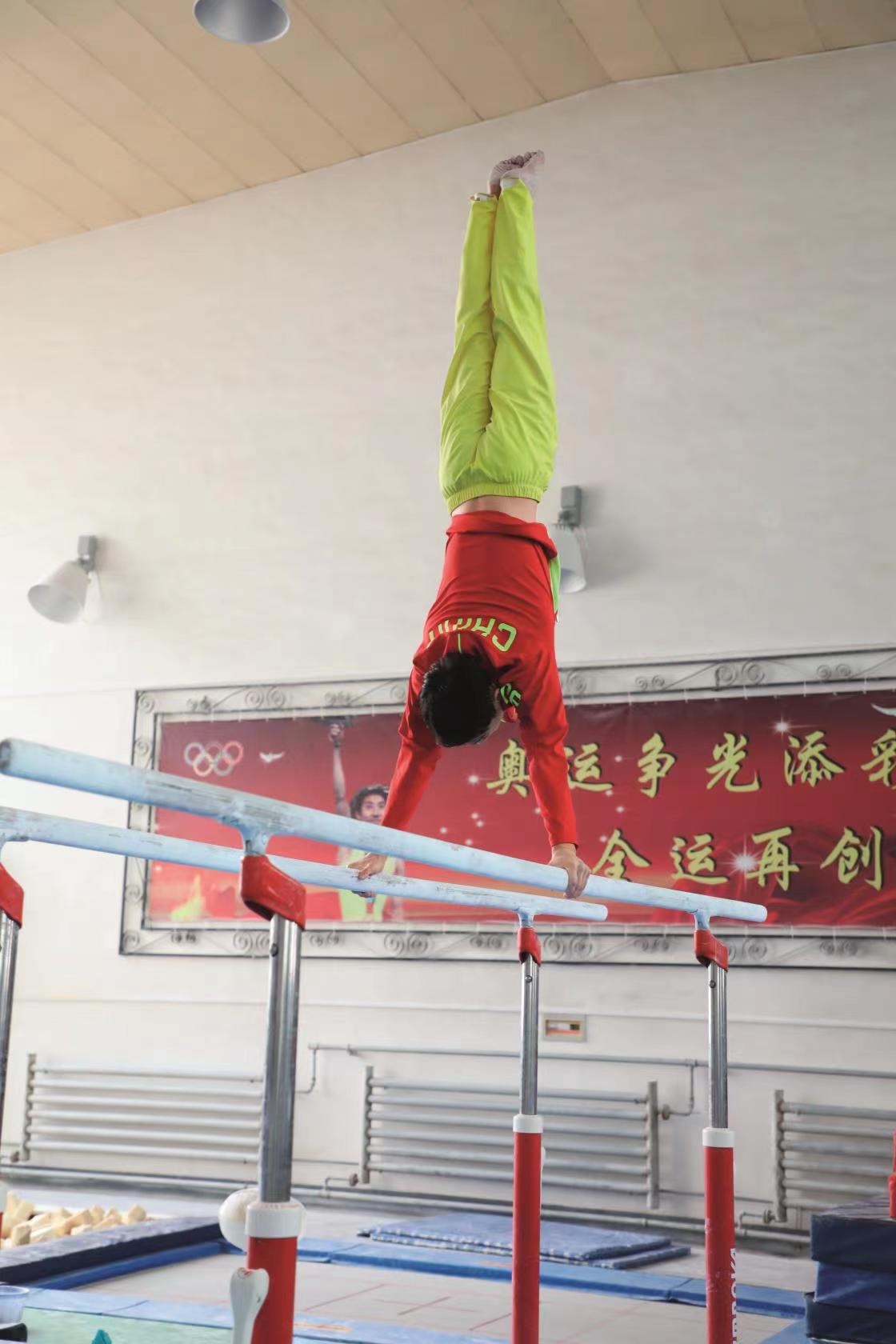“双杠王”邹敬园的成都之恋