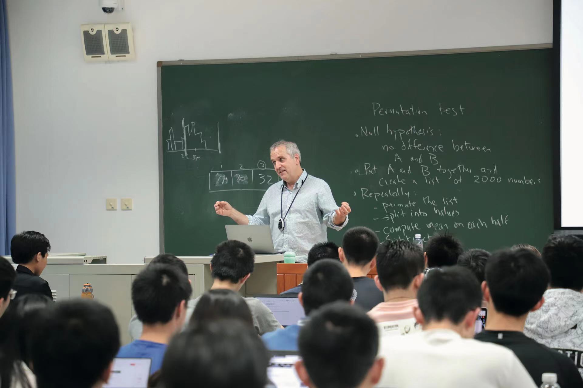 “科技应该为全人类服务”