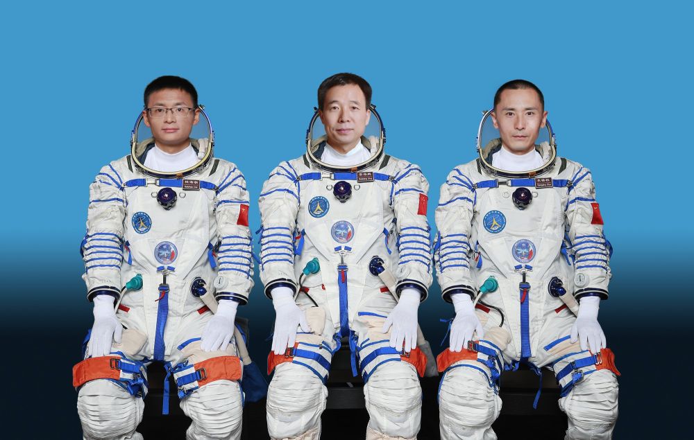神十六航天员公布!景海鹏、朱杨柱、桂海潮的故事很精彩!