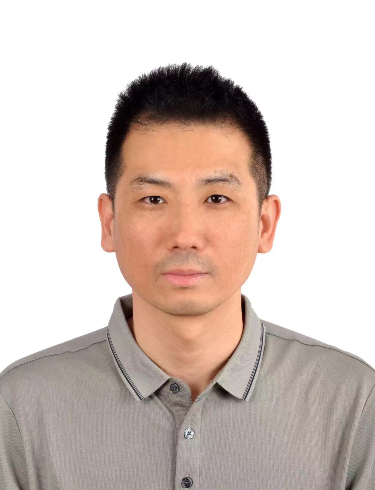 吕鸿任《环球人物》总编辑 张培任副总编辑