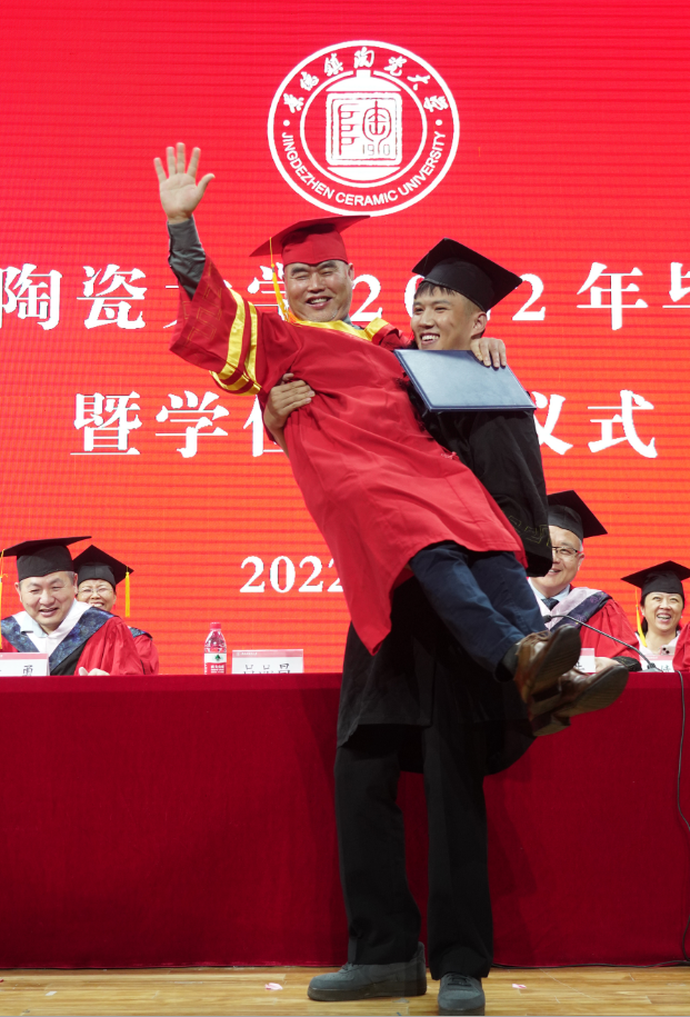 “九口校长”是怎样炼成的