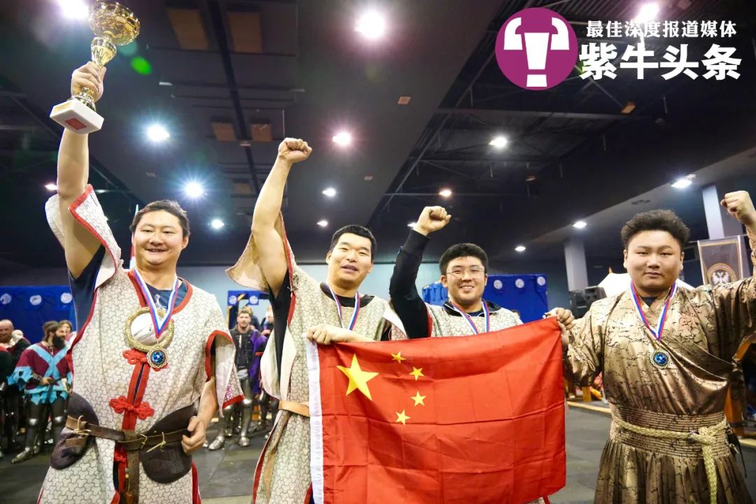 中国四位重甲勇士用郑成功铁人军长杆刀，首获世界“全甲格斗”金牌