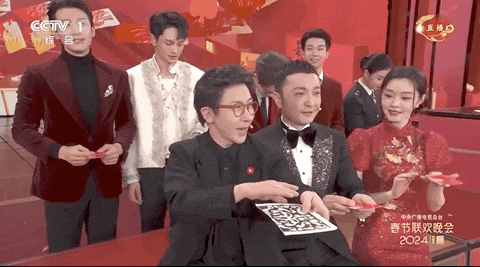 “小尼的扑克牌终于对上了”