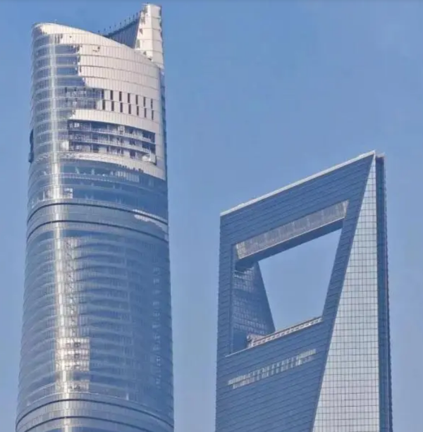 罕见！中国最高楼顶楼被冻住了