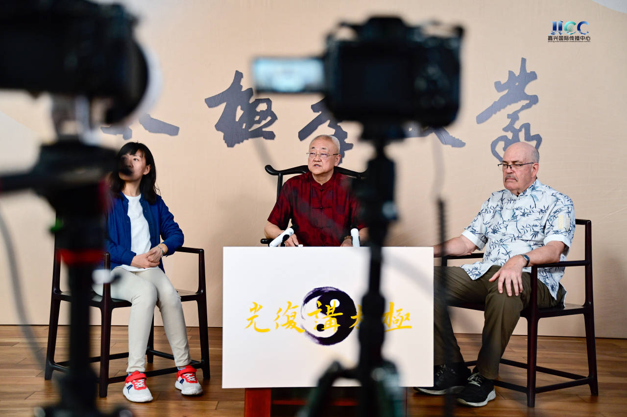 美国教授跨越万里来嘉兴切磋太极拳！和中国老师一起“全球直播”