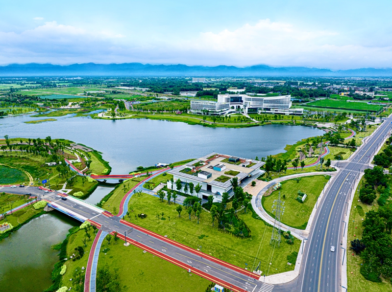 攀高逐新，挺起先进制造脊梁