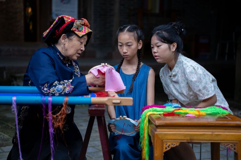 藏羌织绣：创新让非遗走向世界
