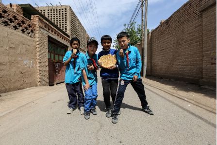 I'm in Xinjiang Bazaar Shopping