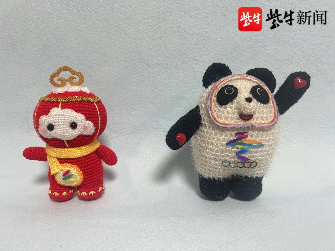 太像了萌翻了这位苏州阿姨编织冰墩墩走红