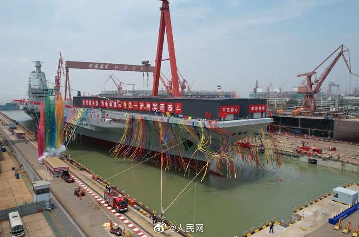 福建舰下水和首颗氢弹爆炸成功是同一天