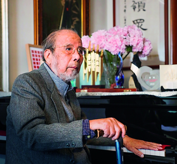 交响孺子牛 音乐老矿工，99岁曹鹏不下指挥台