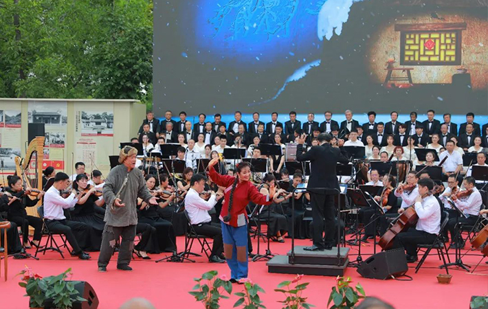 中国延安精神研究会举办纪念毛泽东《在延安文艺座谈会上的讲话》发表80周年文艺演出