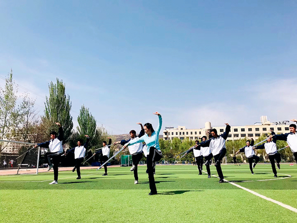 “女侠”圈粉百万