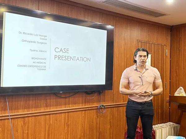 墨西哥关节外科医学专家到访湘雅医院参观交流