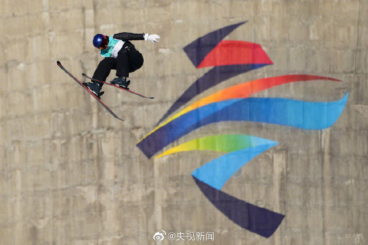 转发！历史一刻！谷爱凌创造中国冰雪历史