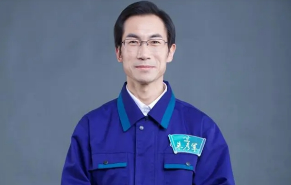 “烟火里谋生，诗词中谋爱”，这个农民工火了
