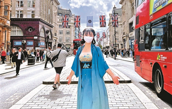 做“行走的文化宣传画” 她身穿汉服走上英国街头