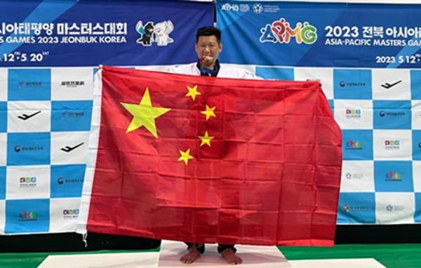 台湾选手李东宪：这才是国旗！